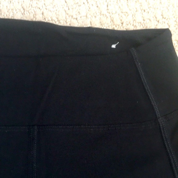 Pink Sport Leggings - Stylish, Stretchy, and Secretive! - Picture 11 of 16